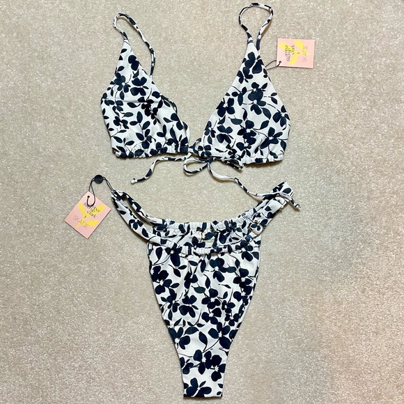 SKATIE Ella top and Bobbi thick band bottom in Greenwich 🖤